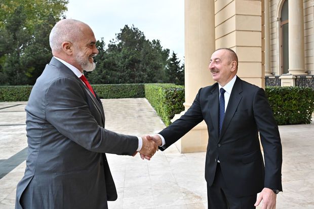 İlham Əliyevin Albaniyanın Baş naziri Edi Rama ilə təkbətək görüşü olub   YENİLƏNİB + FOTO