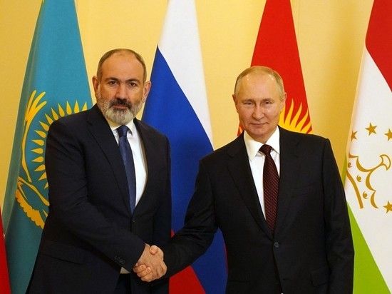 Putin Paşinyanla ikitərəfli görüşə başlayır   