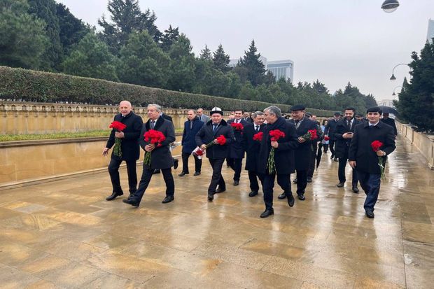 Azərbaycandakı diplomatik nümayəndələr Şəhidlər xiyabanını ziyarət ediblər   YENİLƏNİB + FOTO