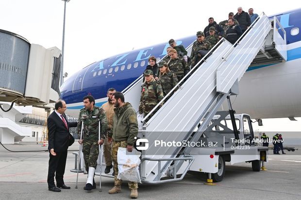 Azərbaycan xilasedicilərinin bir qrupu Türkiyədən Vətənə qayıdıb   YENİLƏNİB + FOTO/VİDEO