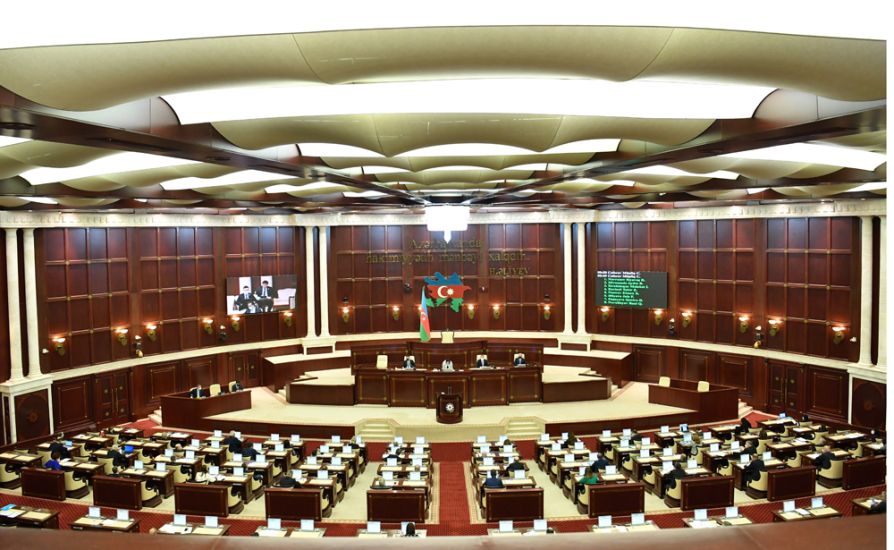 Hərbi qulluqçuların dövlətə vurduğu ziyanlar:  Parlament qanun layihəsini qəbul etdi   