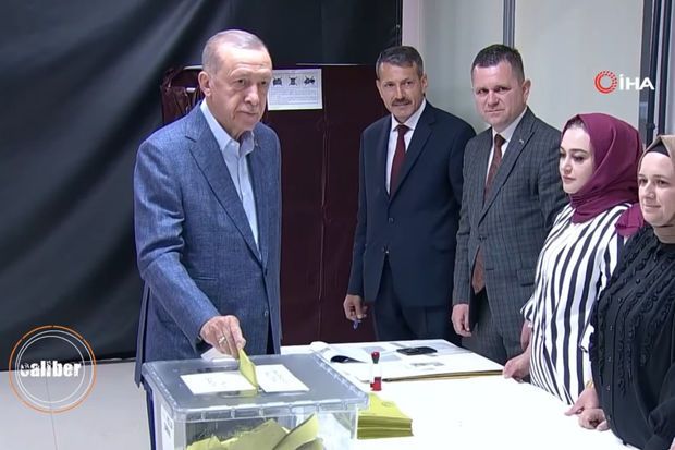 Demokratiyanın Şərq lokomotivi: Türkiyənin may imtahanı   VİDEO