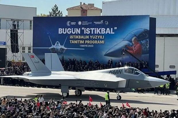 Ərdoğan Türkiyə istehsalı olan döyüş təyyarəsinin adını açıqladı   FOTO