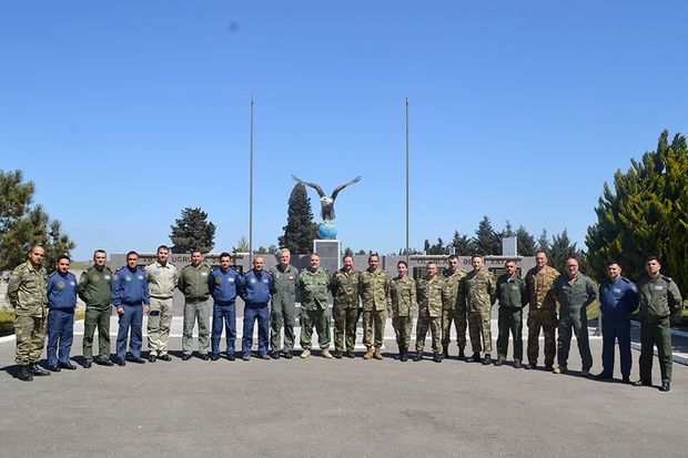 Bakıda NATO heyəti ilə məsləhətçi görüşü keçirilib   FOTO