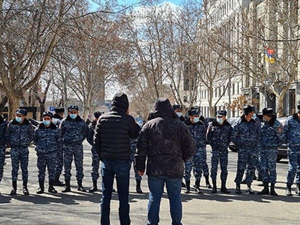 “Rusiya, bağışla bizi!“   Bakıdan qorxan ermənilər Moskvaya yalvarırlar