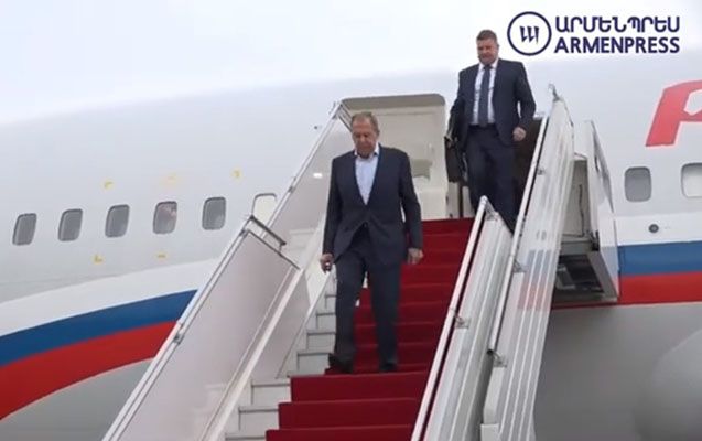 Lavrov Çində danışıqlara başladı   