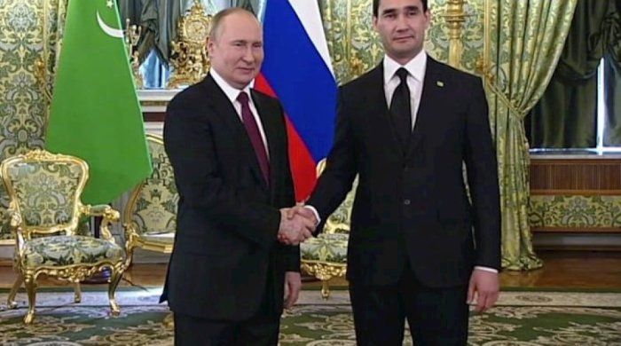 Putin Türkmənistan Prezidenti ilə telefonla danışıb   