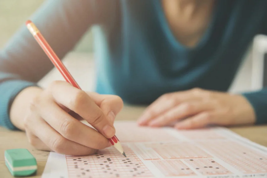 Vəkilliyə namizədlər üçün ixtisas imtahanının test mərhələsi keçirilir
