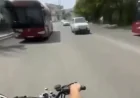 Motosikleti əks istiqamətdə sürərək yolda təhlükə yaratdı -