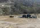 Samuxda yük avtomobili çaya aşdı -