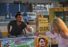 Bakıda qız-gəlinləri oynadan dondurmaçı –