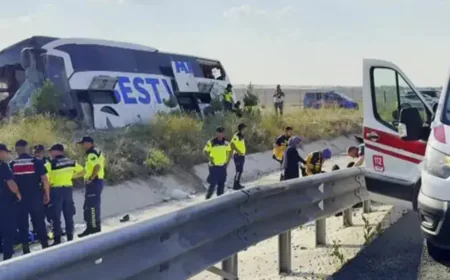 Türkiyədən İraqa gedən avtobus aşdı -