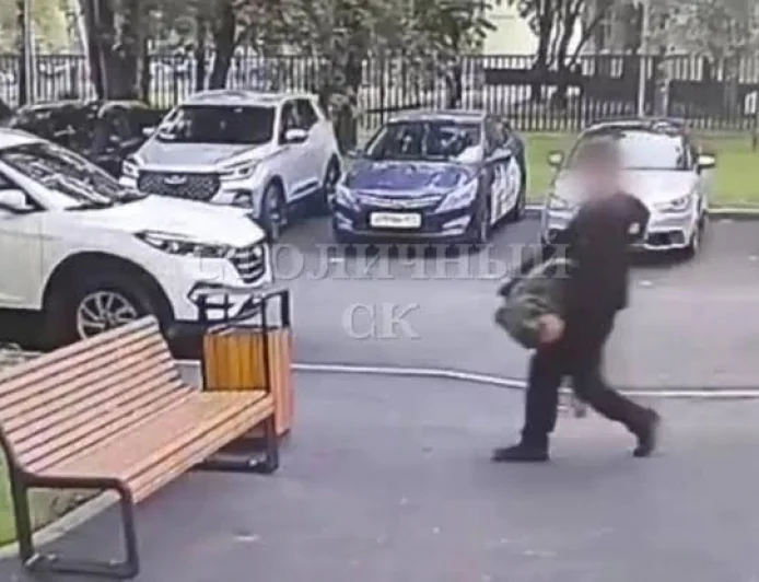 Moskvada DƏHŞƏT: 81 yaşlı atasını öldürdü, daha sonra...