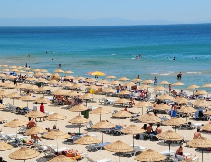 Bu gün çimərliyə gedənlərə XƏBƏRDARLIQ: Dənizə girmək təhlükəlidir