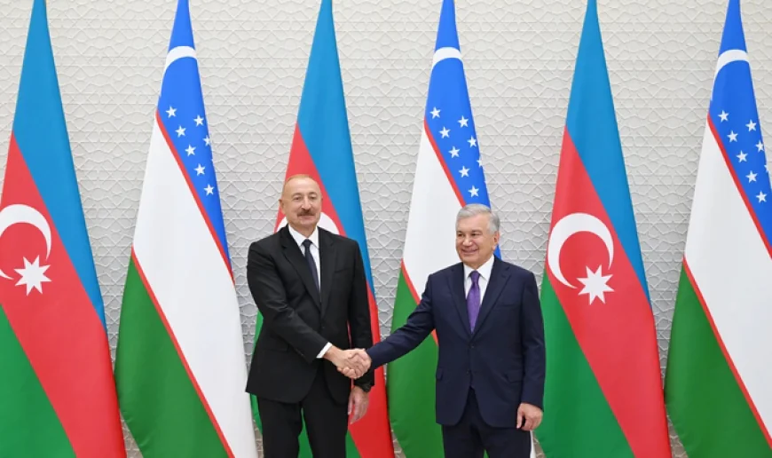 İlham Əliyev Daşkənddə rəsmi qarşılandı – Şavkat Mirziyoyev onu qarşıladı