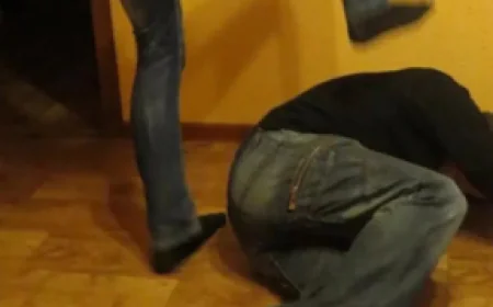 Bakıda oğlan işləmədiyinə görə ona irad bildirən atasını döydü