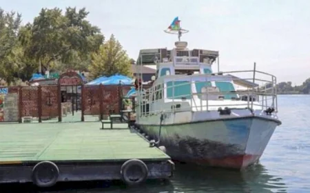 Mingəçevirdə iki gəzinti qayığı toqquşub