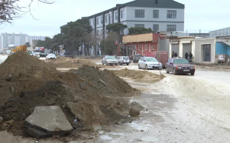 Vətəndaşların uzun müddətdir narazı qaldığı yol yenidən qurulur-