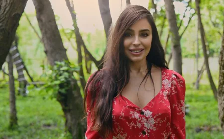 Leyla Əliyeva Nüsrət Kəsəmənlinin “Mənə bir az ondan danış” şeirini səsləndirib-