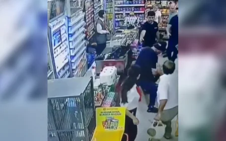 Arvadını hamının gözü qarşısında döymüşdü -