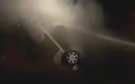Bakıda “Mercedes” yandı -
