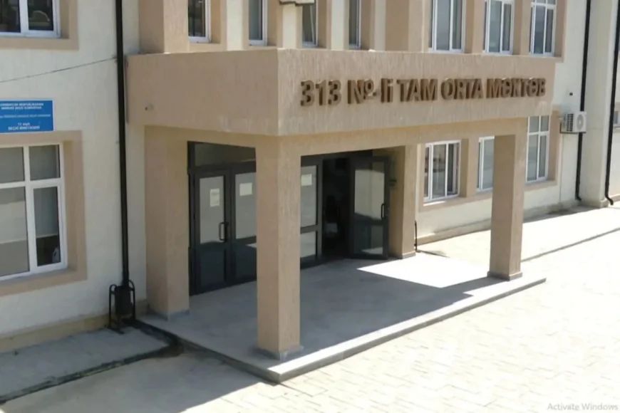 Bakıda məktəblə bağlı narazılıq: Valideynlər övladlarının başqa məktəblərə yönləndiriləcəyini deyirlər-