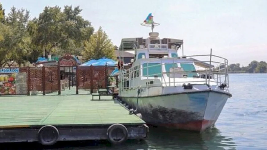 Mingəçevirdə iki gəzinti qayığı toqquşub