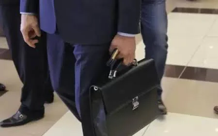 Bu  deputat mandatından məhrum edildi