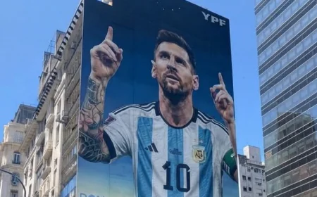 Messinin vida gecəsi: Argentinanın şəhərləri ulduz futbolçunun pankartları ilə bəzədilib-