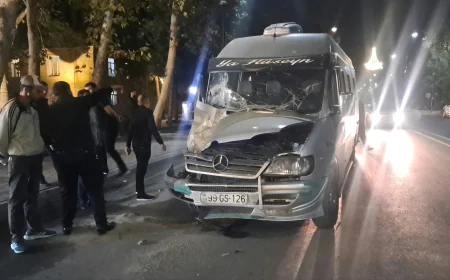 Yevlaxda sərnişin avtobusu və 4 avtomobil toqquşdu: Xəsarət alan var
