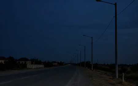 Suraxanıda qaranlıq yolda qəza təhlükəsi: İşıq dirəkləri uzun müddətdir yanmır-