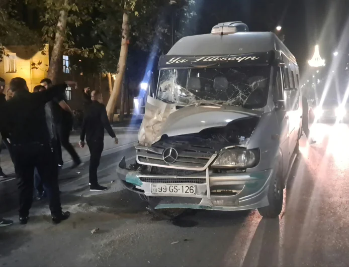 Yevlaxda sərnişin avtobusu və 4 avtomobil toqquşdu: Xəsarət alan var