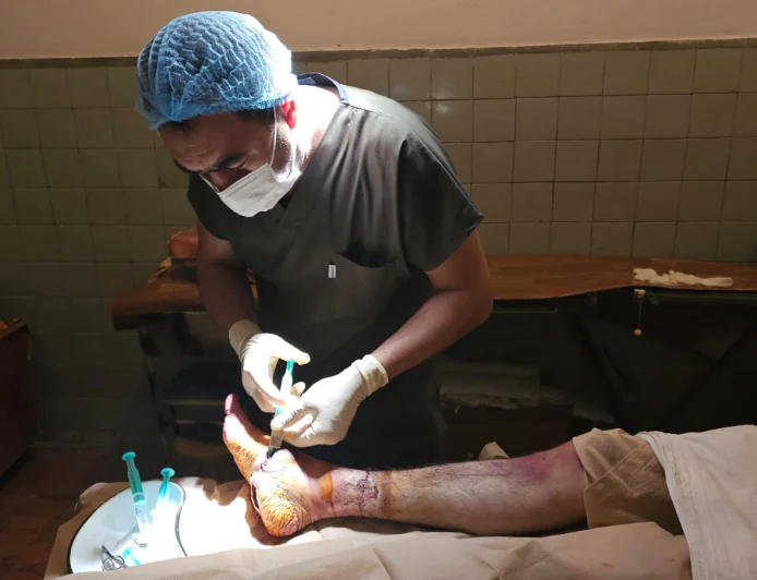 “Yaralı döyüşçülər sağalan kimi yenidən cəbhəyə qayıtmaq istəyirdilər” – Vətən müharibəsinin ön cəbhəsində xidmət edən həkim-