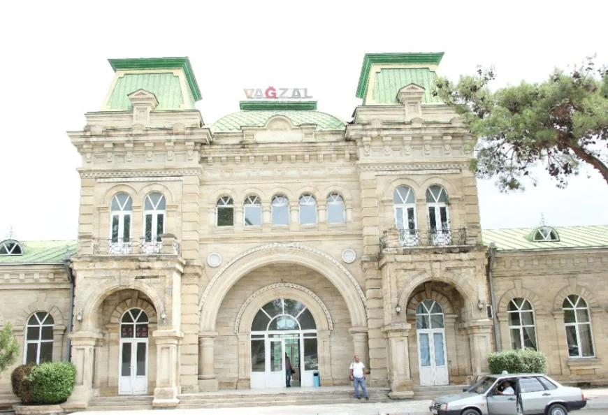 124 illik Xaçmaz vağzalı yeniləndi – binanın təmiri başa çatdı-