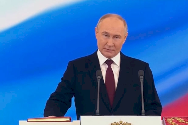 
Vladimir Putin Rusiya prezidenti vəzifəsinin icrasına başladı  - YENİLƏNİB + CANLI YAYIM 